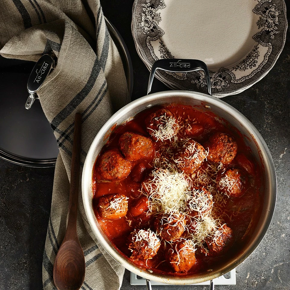 All Clad d5 Stainless Steel All-In-One Pan - Image 4