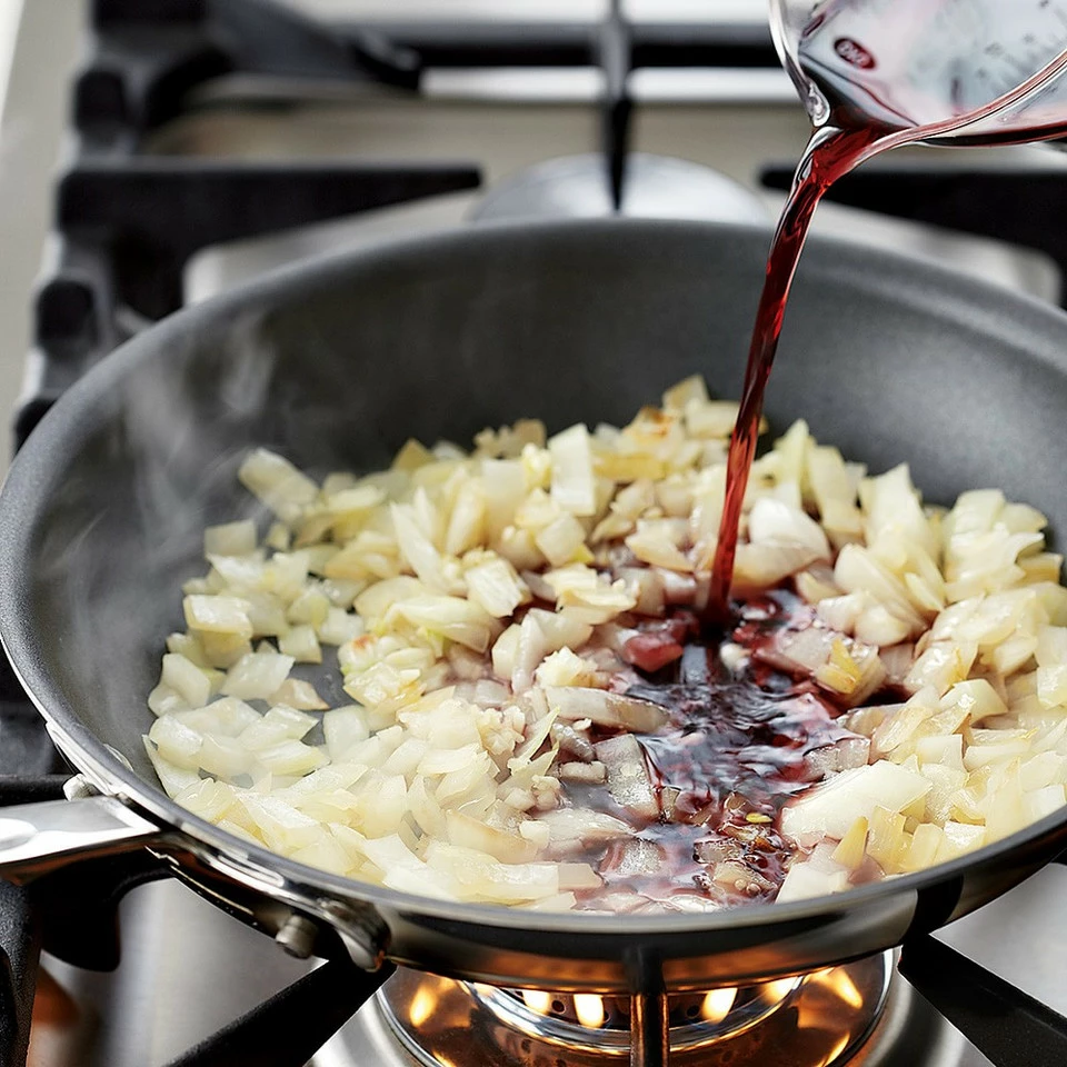 All-Clad d5 Stainless-Steel Nonstick Covered Fry Pan, 30 cm - Image 6