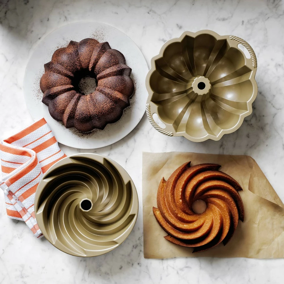 Nordic Ware Anniversary Bundt® Pan - Image 4