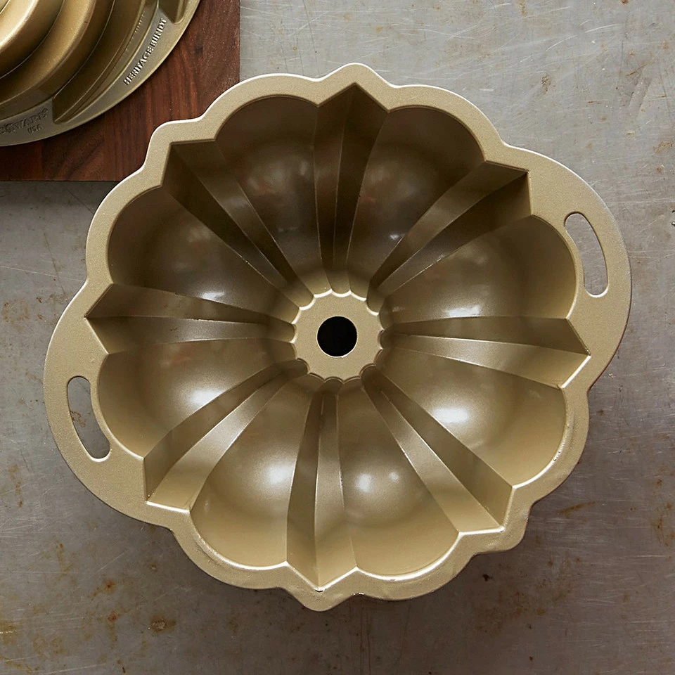 Nordic Ware Anniversary Bundt® Pan - Image 11