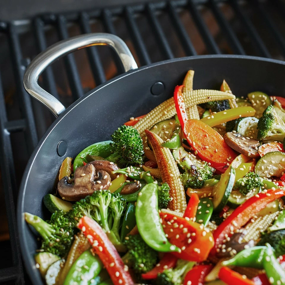 GreenPanâ„¢ Premiere Ceramic Non-Stick Outdoor/Indoor Covered Deep Skillet - Image 4