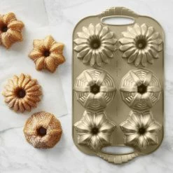 Nordic Ware Deco Cakelet Plaque