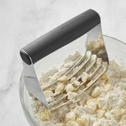 Williams Sonoma Soft-Touch Pastry Blender