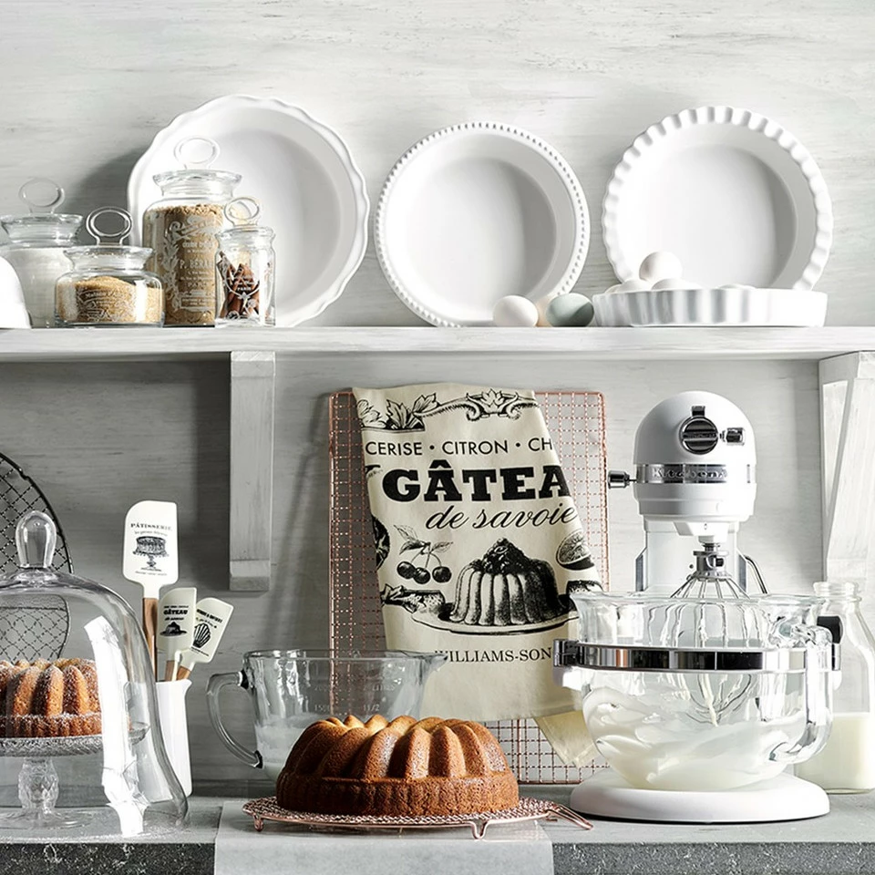 Williams Sonoma Stoneware Pie Dish, Set of 3 - Image 4