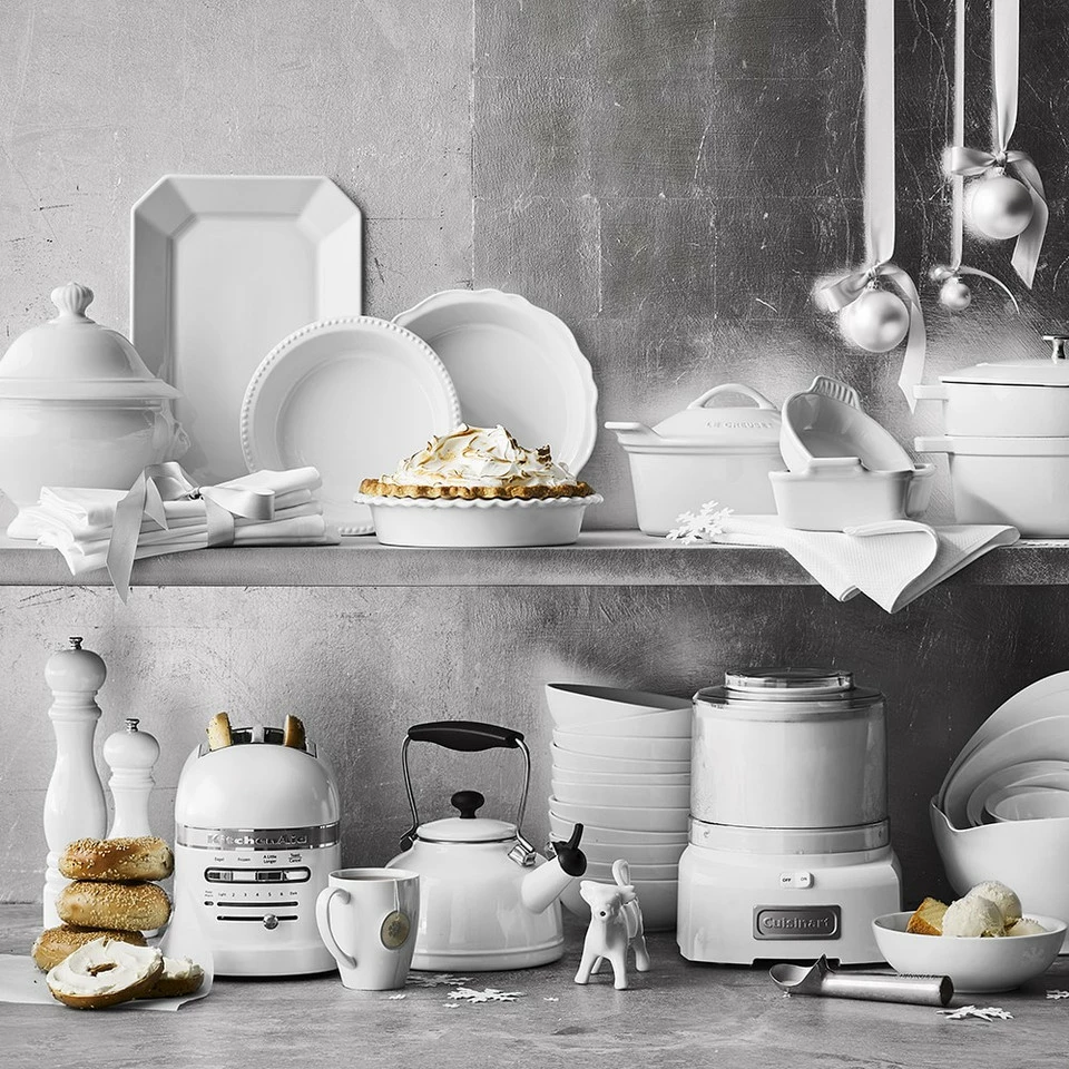 Williams Sonoma Stoneware Pie Dish, Set of 3 - Image 5