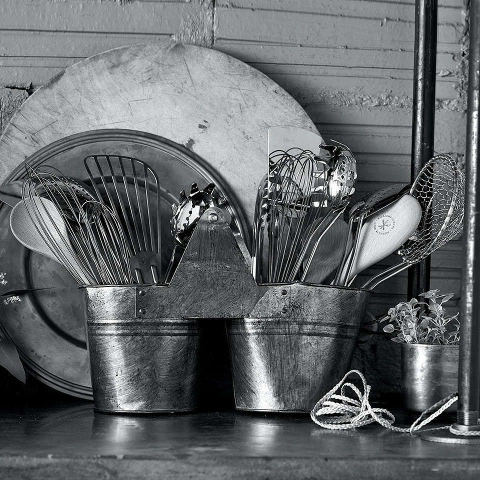 Williams Sonoma Open Kitchen Fish Spatula - Image 3