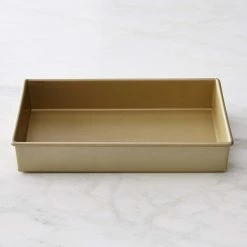 Williams Sonoma Goldtouch® Pro Non-Stick Rectangle Cake Pan