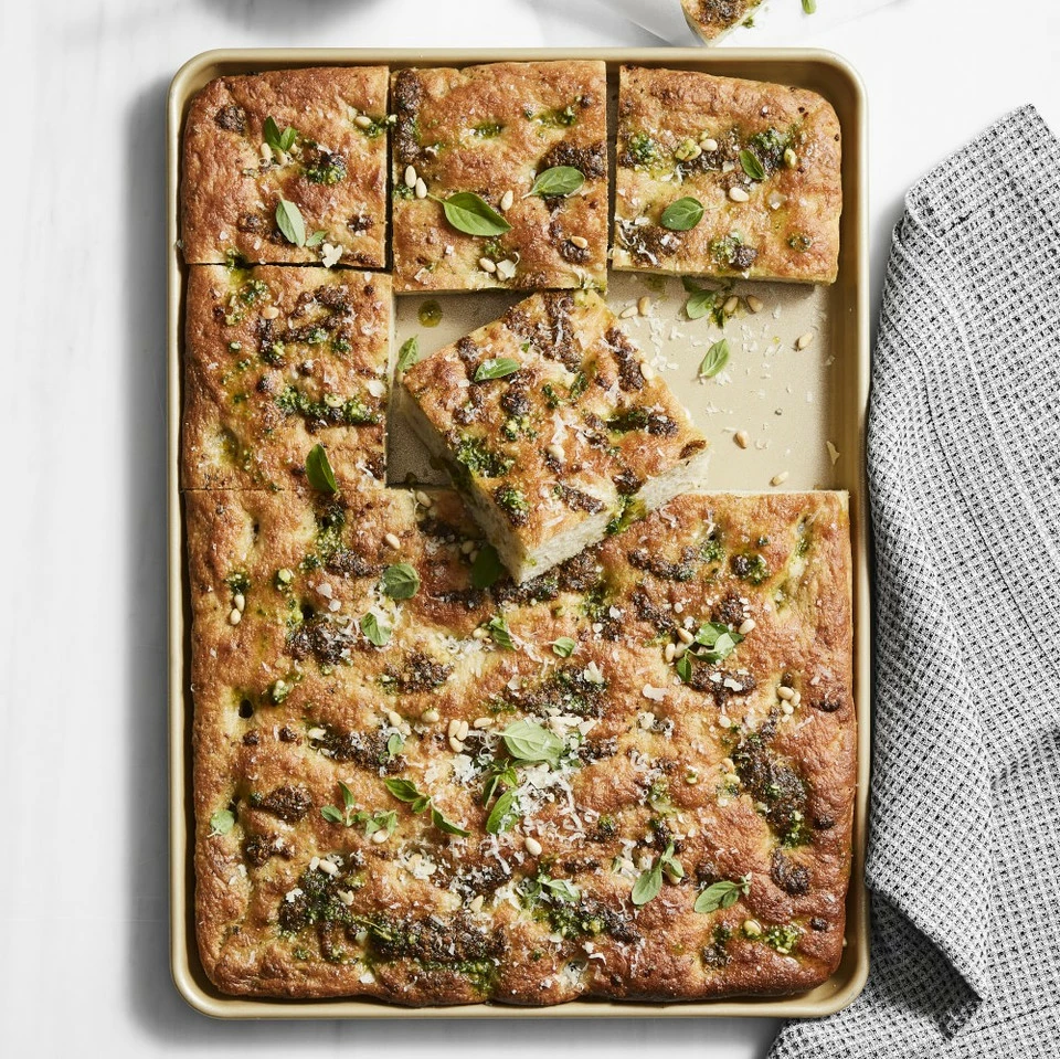 Williams Sonoma Goldtouch® Pro Non-Stick Non Corrugated Three-Quarter Sheet - Image 2