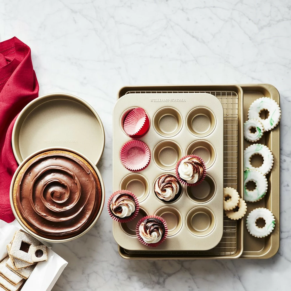 Williams Sonoma Goldtouch® Pro Non-Stick Non Corrugated Half Sheet with Cooling Rack - Image 3