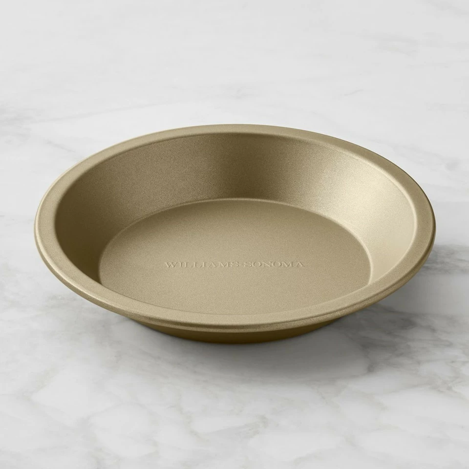 Williams Sonoma Goldtouch® Pro Pie Dish